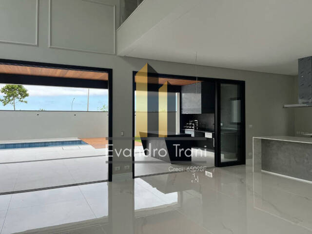 Casa para Venda em São José dos Campos - 3