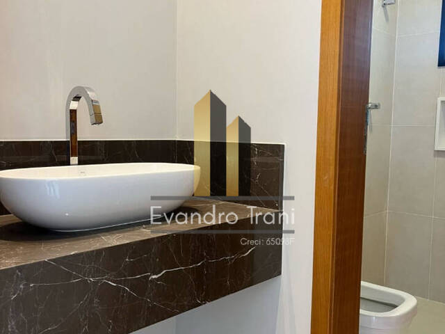 Casa para Venda em São José dos Campos - 3
