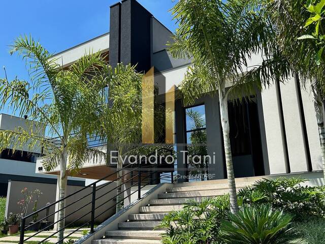#647 - Casa para Venda em São José dos Campos - SP