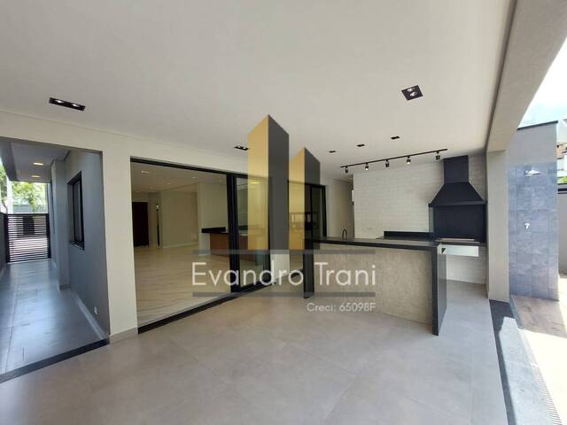 Casa para Venda em São José dos Campos - 4