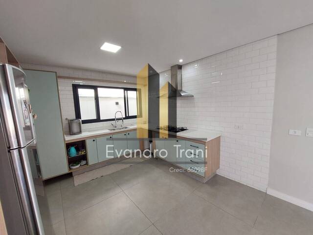 Casa para Venda em São José dos Campos - 4