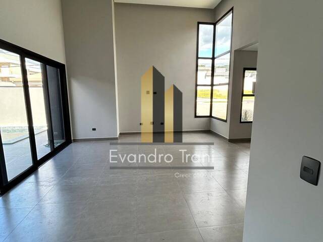 #702 - Casa para Venda em Caçapava - SP