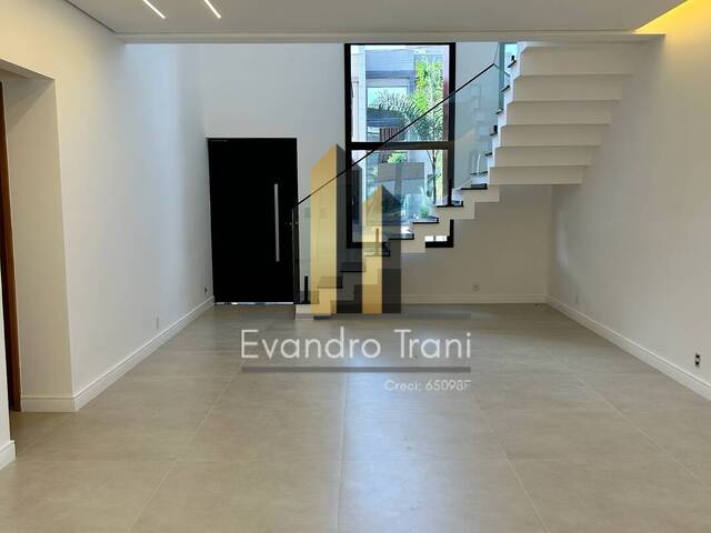 Casa para Venda em São José dos Campos - 4