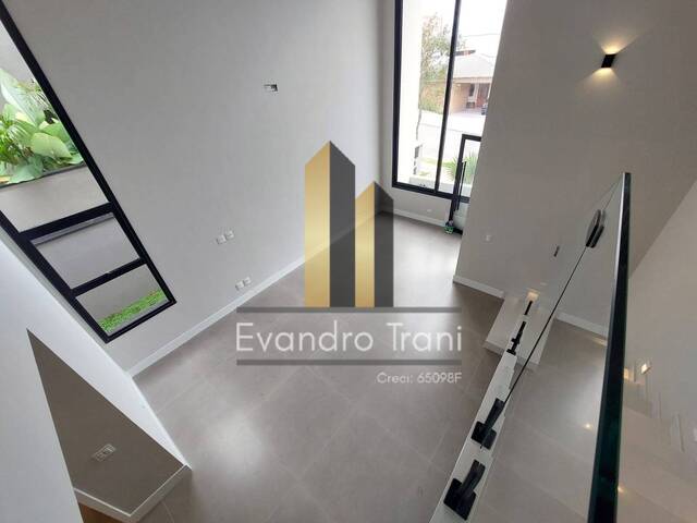 Casa para Venda em São José dos Campos - 4