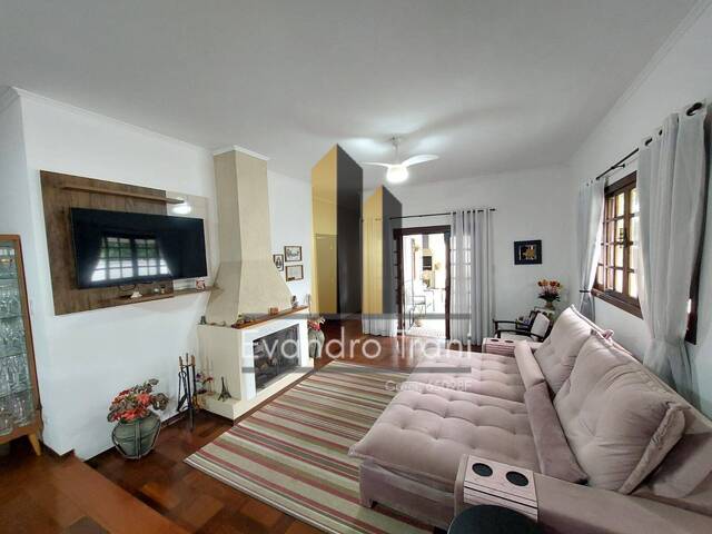#718 - Casa para Venda em São José dos Campos - SP