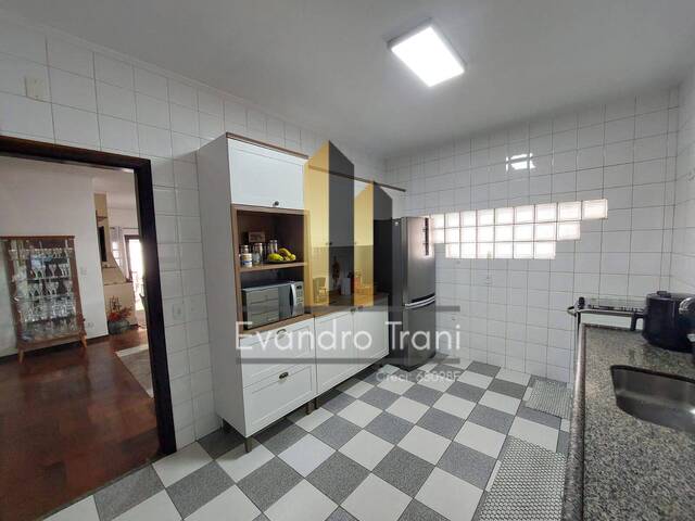 Casa para Venda em São José dos Campos - 4