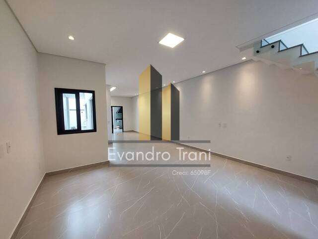 #719 - Casa para Venda em São José dos Campos - SP