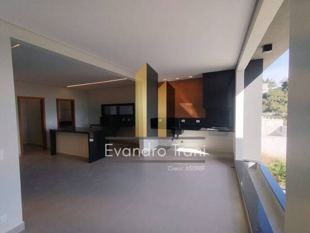 Casa para Venda em São José dos Campos - 2