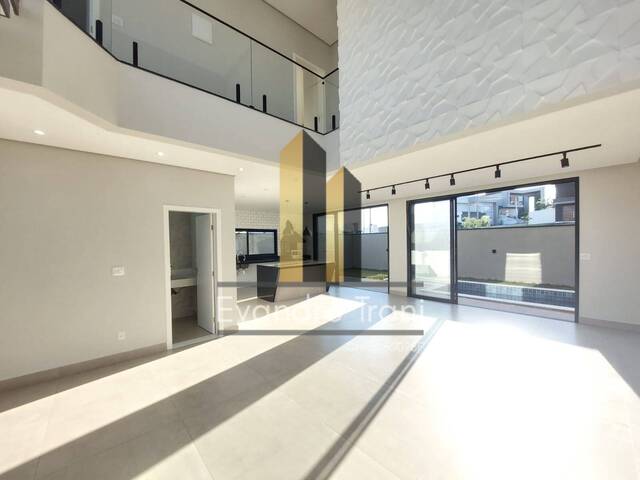#727 - Casa para Venda em São José dos Campos - SP