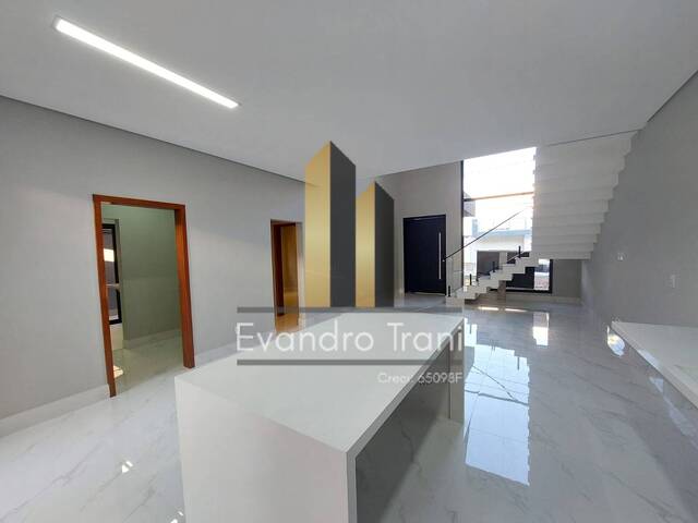 Casa para Venda em São José dos Campos - 4