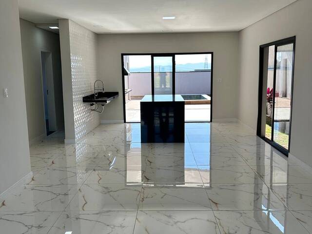 Casa para Venda em Caçapava - 3