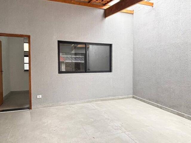 #738 - Casa para Venda em São José dos Campos - SP