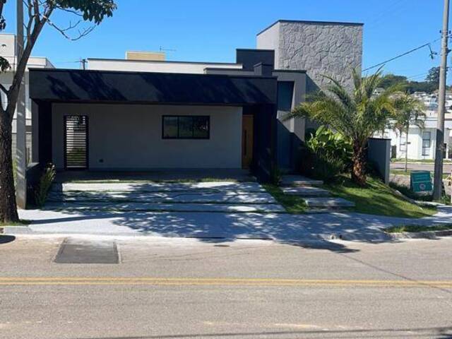 #745 - Casa para Venda em Caçapava - SP
