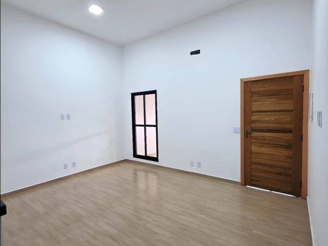 #752 - Casa para Venda em São José dos Campos - SP