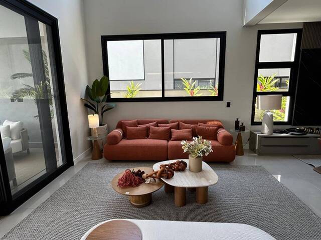 Casa para Venda em São José dos Campos - 4