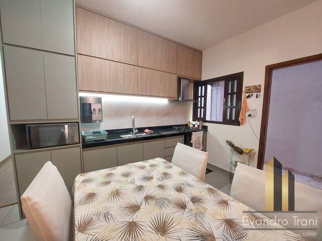 Casa para Venda em São José dos Campos - 3