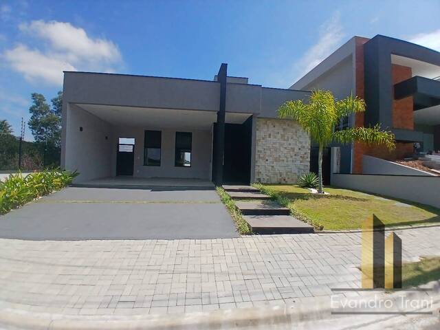 #811 - Casa para Venda em Caçapava - SP