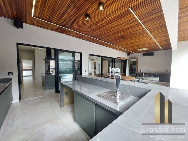 Casa para Venda em São José dos Campos - 4