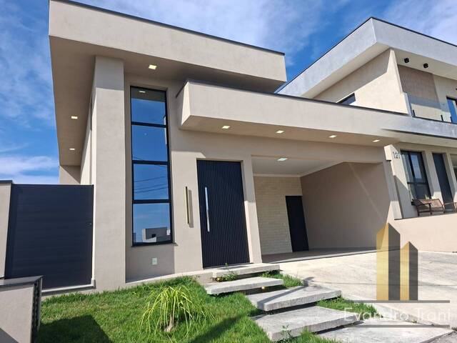 Casa para Venda em Caçapava - 2