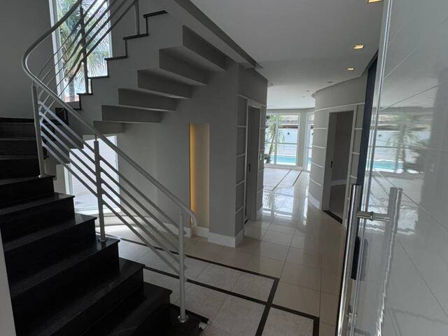 Casa para Venda em São José dos Campos - 4