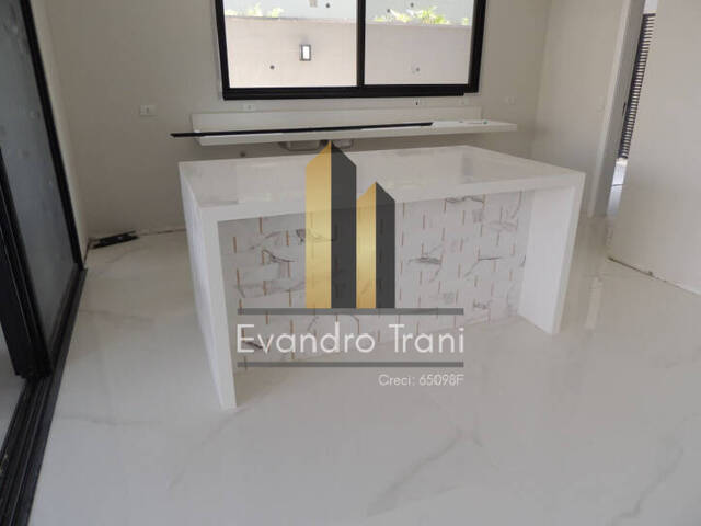 Casa para Venda em São José dos Campos - 2