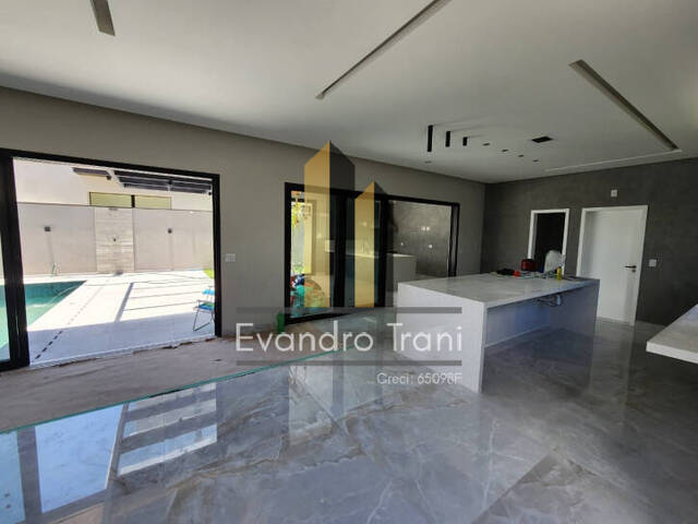 Casa para Venda em São José dos Campos - 3