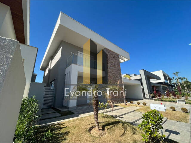 Casa para Venda em São José dos Campos - 3