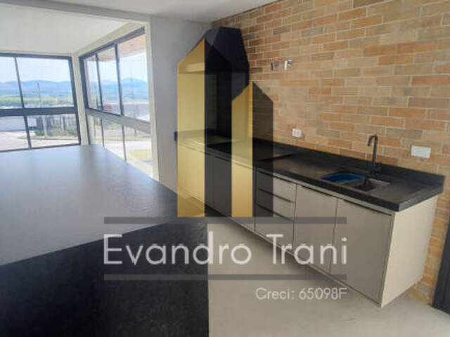 Casa para Venda em São José dos Campos - 4