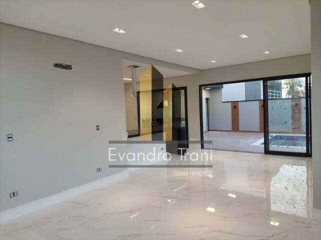 Casa para Venda em São José dos Campos - 2