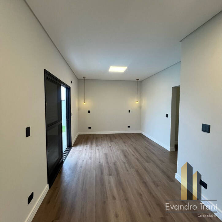 Casa com 4 suítes  à venda - Colinas do Paratehy - S. J. dos Campos/SP