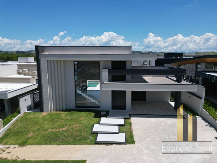 Casa com 3 suítes à venda - Colinas do Paratehy - S. J. dos Campos/SP