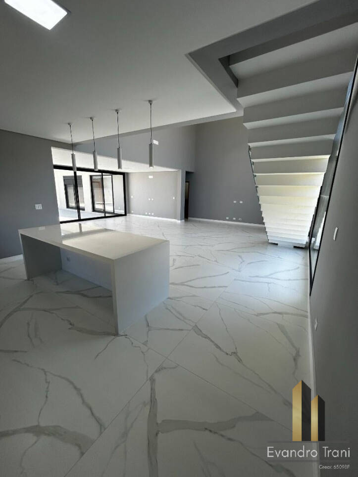 Casa com 3 suítes à venda - Colinas do Paratehy - S. J. dos Campos/SP