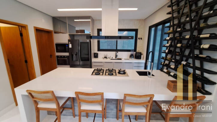 Casa com 4 suítes à venda - Urbanova - São J. dos Campos/SP