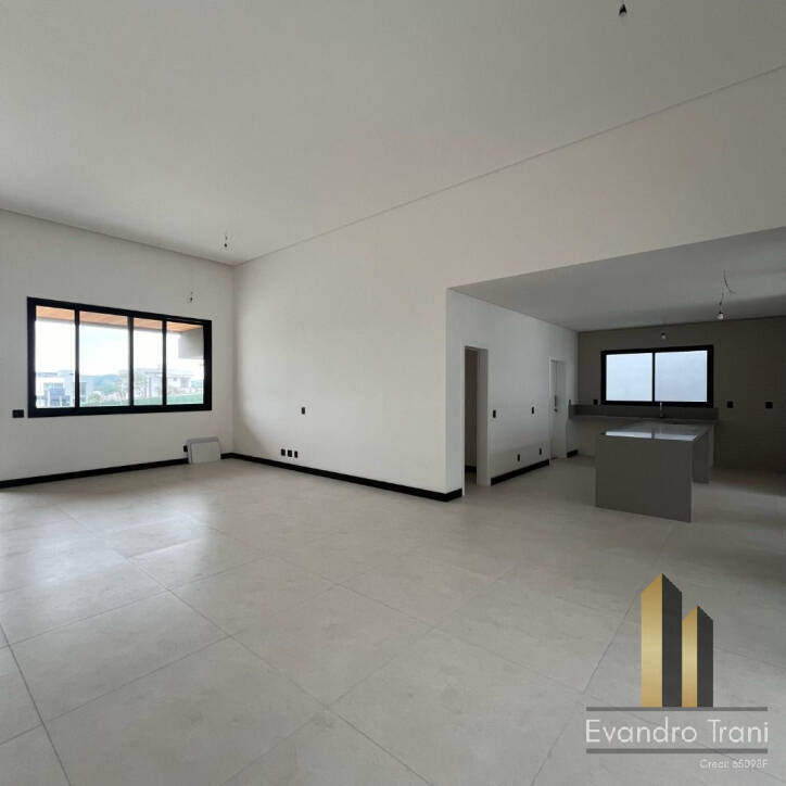 Casa com 4 suítes  à venda - Colinas do Paratehy - S. J.dos Campos/SP