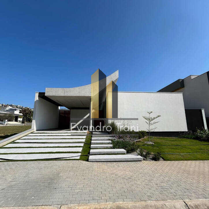 Casa à venda com 3 quartos, 239m² - Foto 1