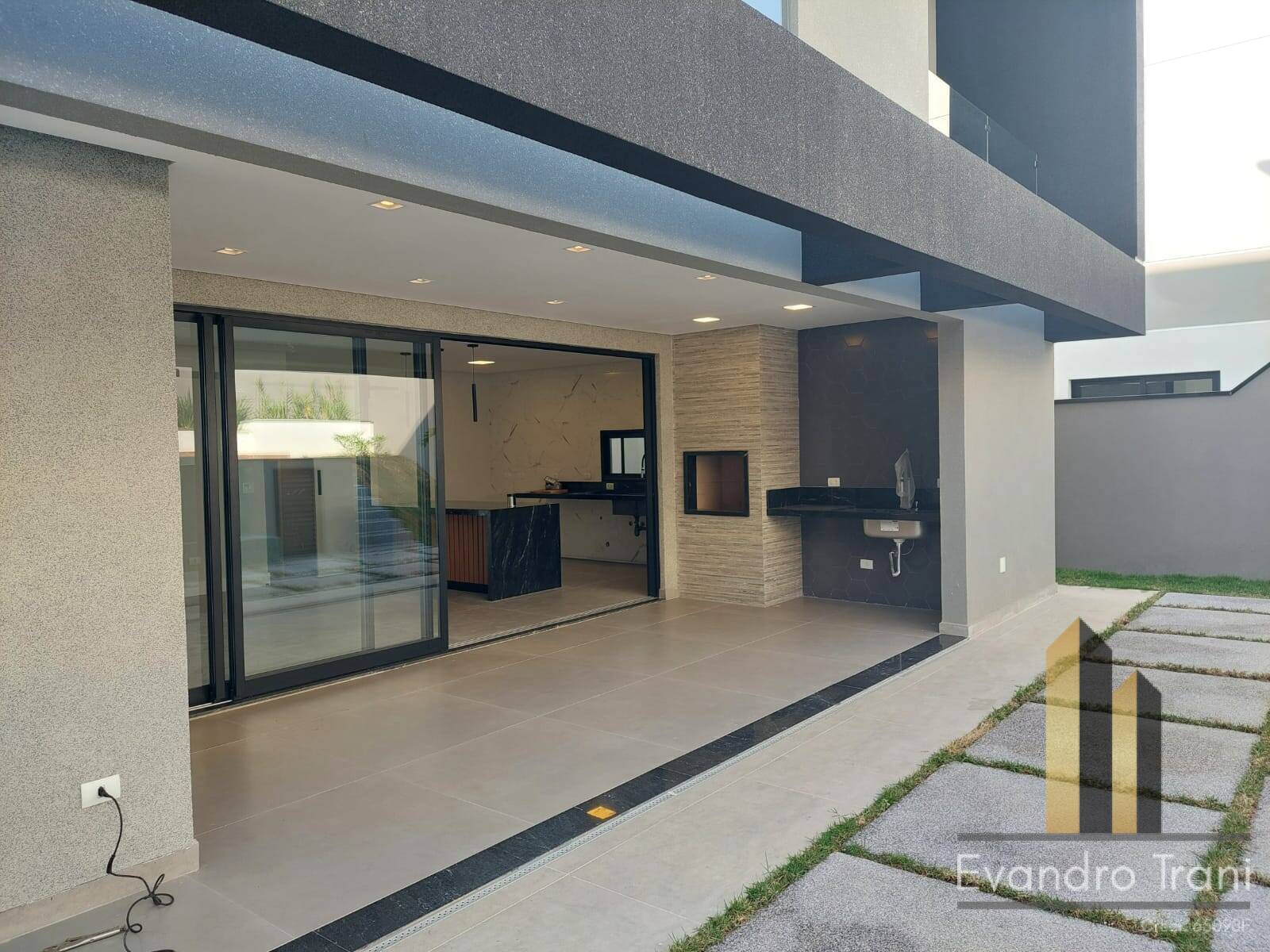 Casa 5 Suítes à venda - Alphaville - SJCampos.