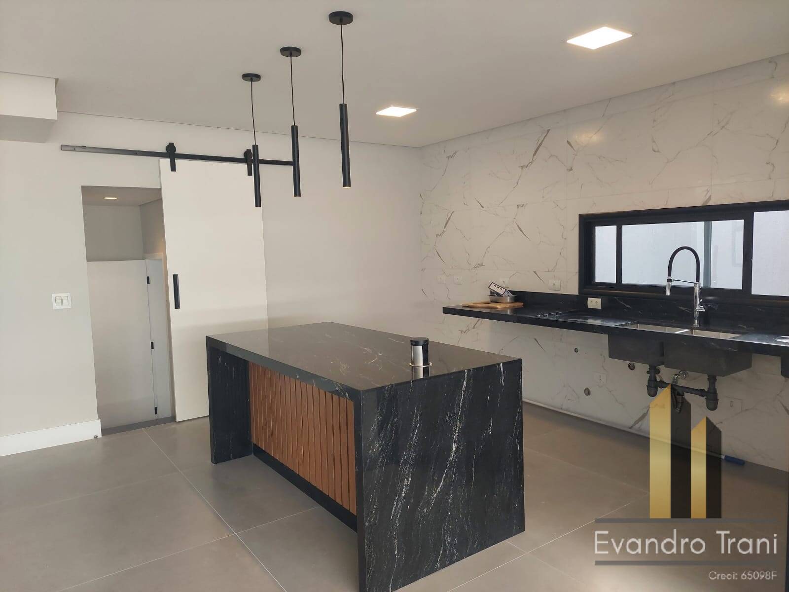 Casa 5 Suítes à venda - Alphaville - SJCampos.
