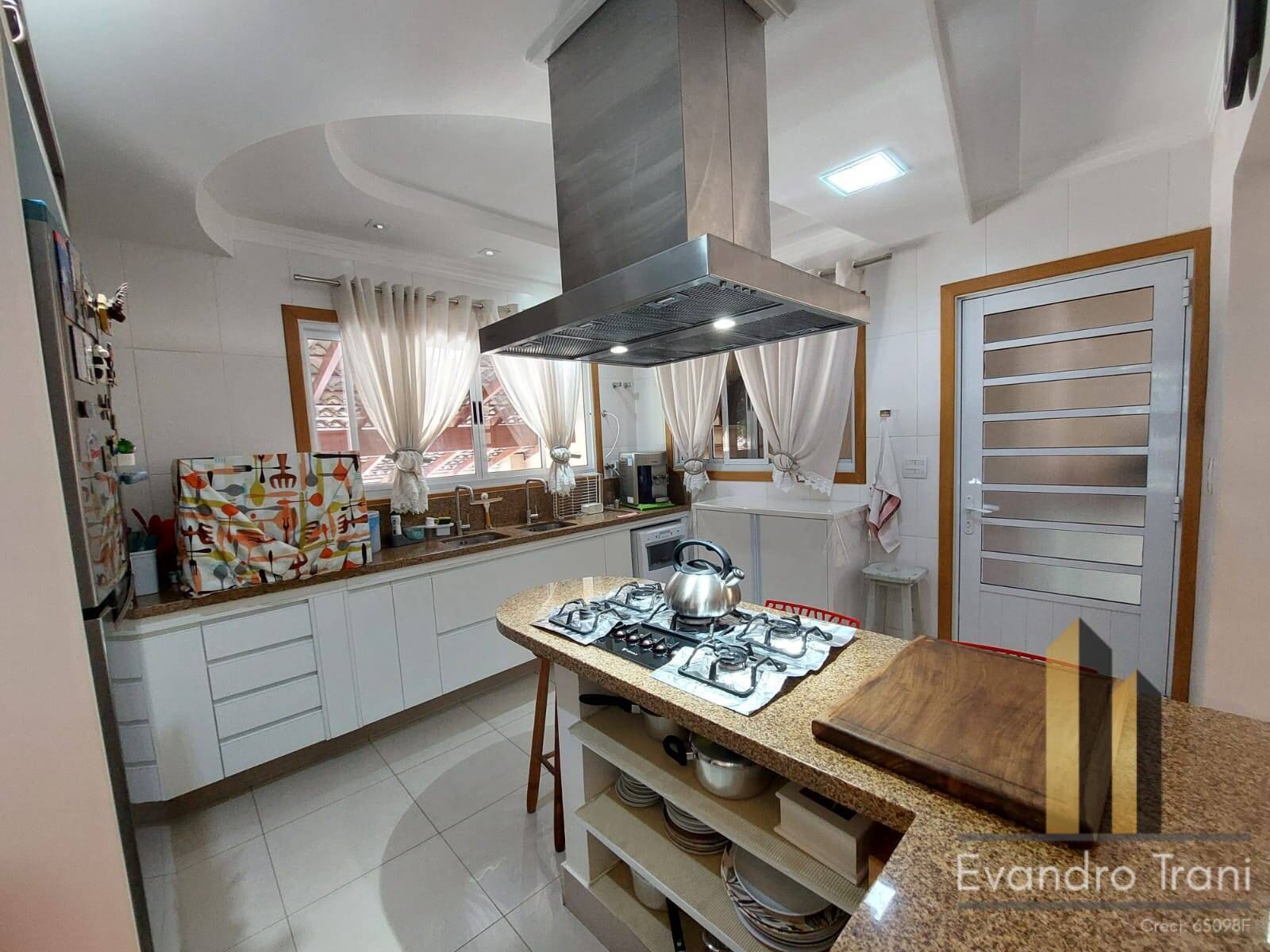 Casa, 4 quartos, 256 m² - Foto 17