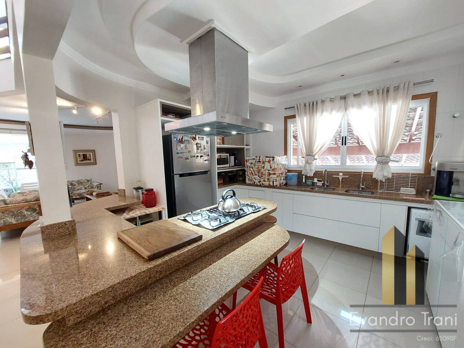 Casa, 4 quartos, 256 m² - Foto 2