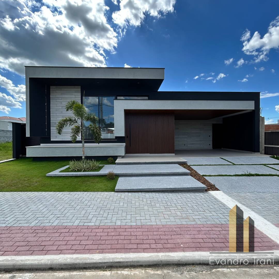 Casa, 4 quartos, 243 m² - Foto 1