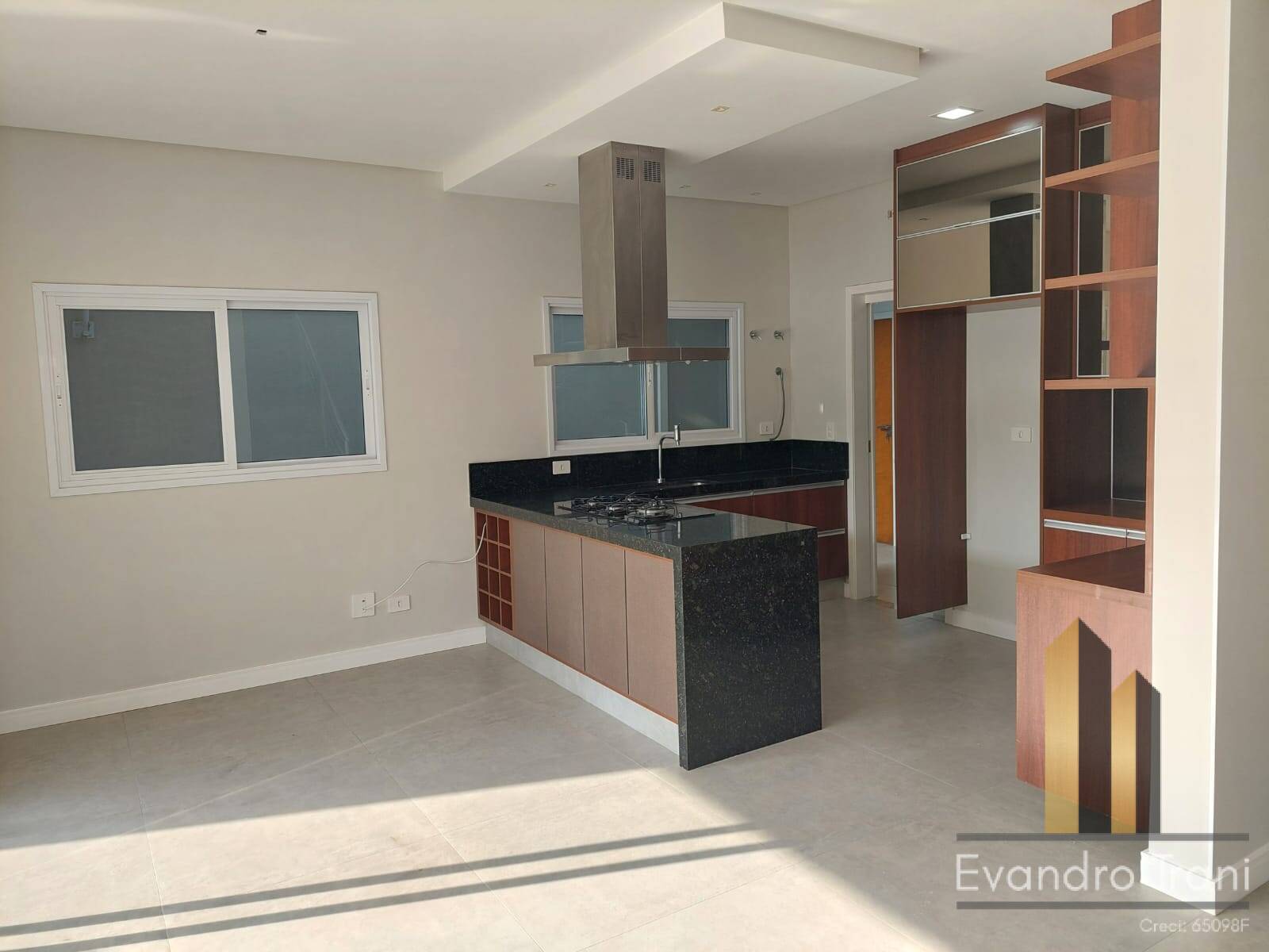 Casa, 5 quartos, 233 m² - Foto 2