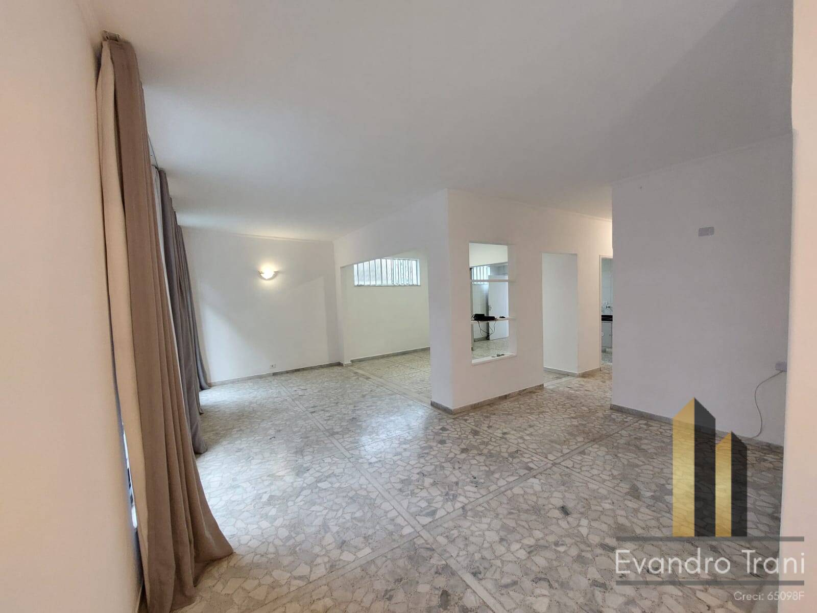 Casa, 3 quartos, 210 m² - Foto 2
