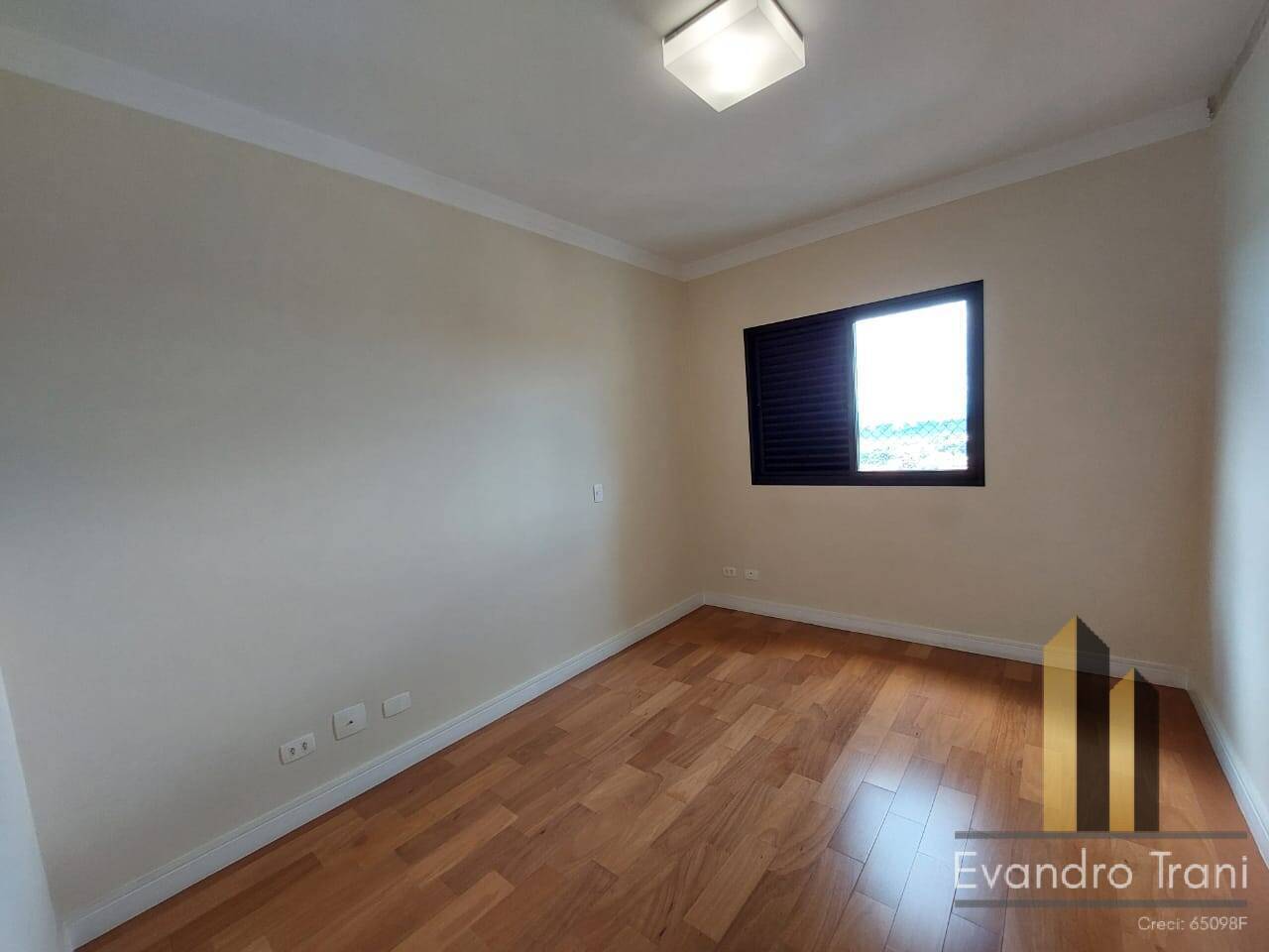 Apartamento à venda com 4 quartos, 157m² - Foto 12
