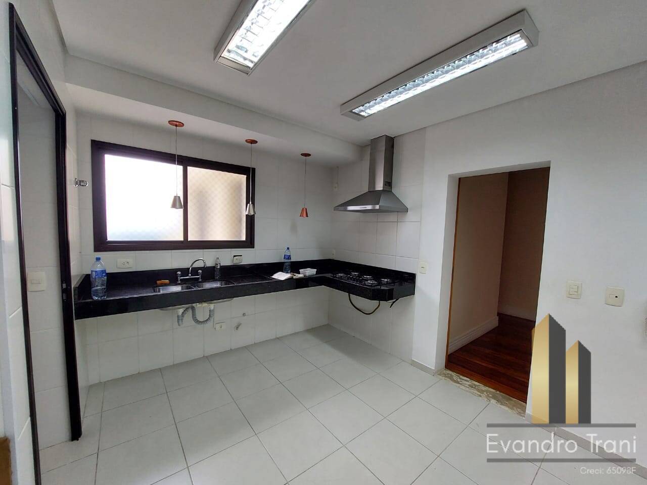 Apartamento à venda com 4 quartos, 157m² - Foto 17