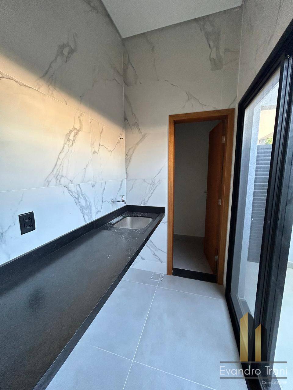 Casa à venda com 3 quartos, 164m² - Foto 9
