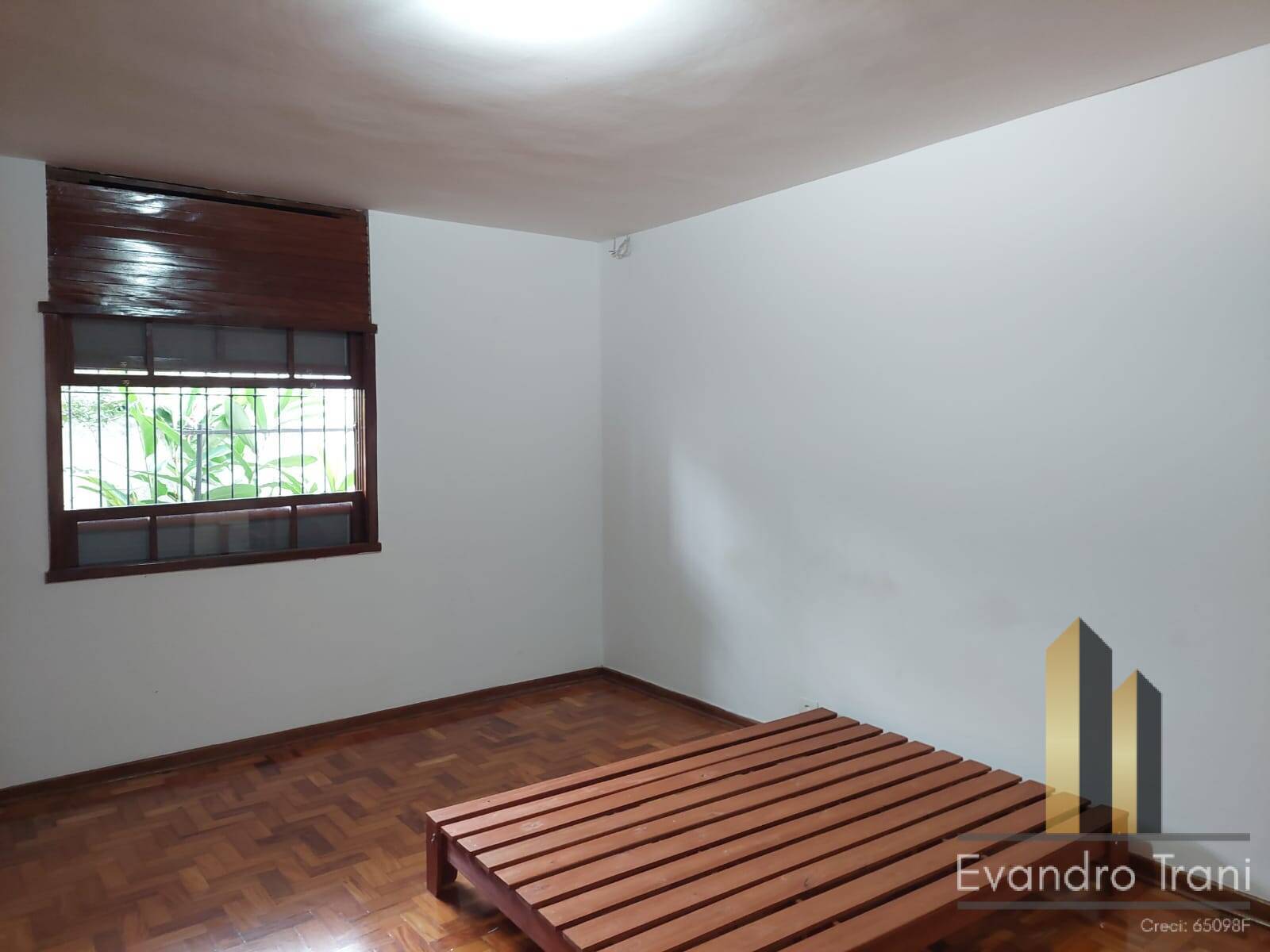 Casa à venda com 3 quartos, 238m² - Foto 11