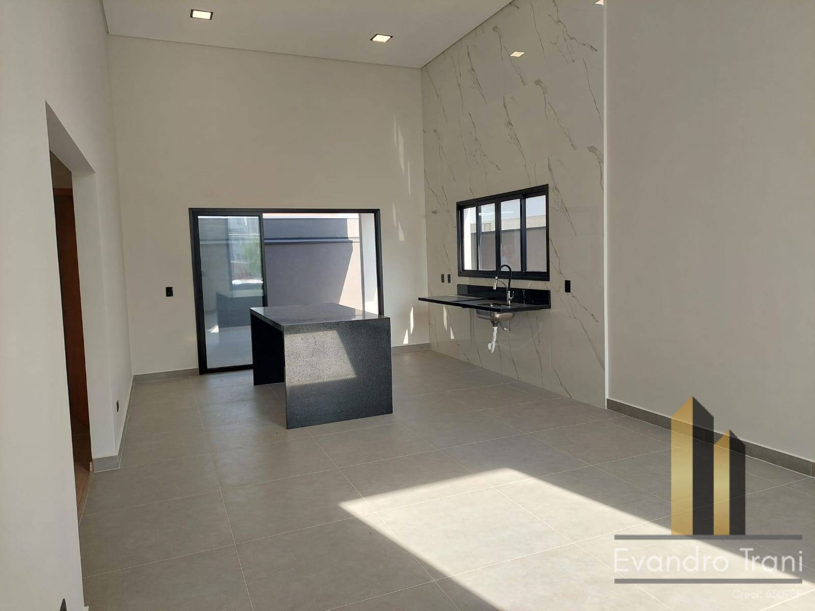 Casa à venda com 3 quartos, 153m² - Foto 2