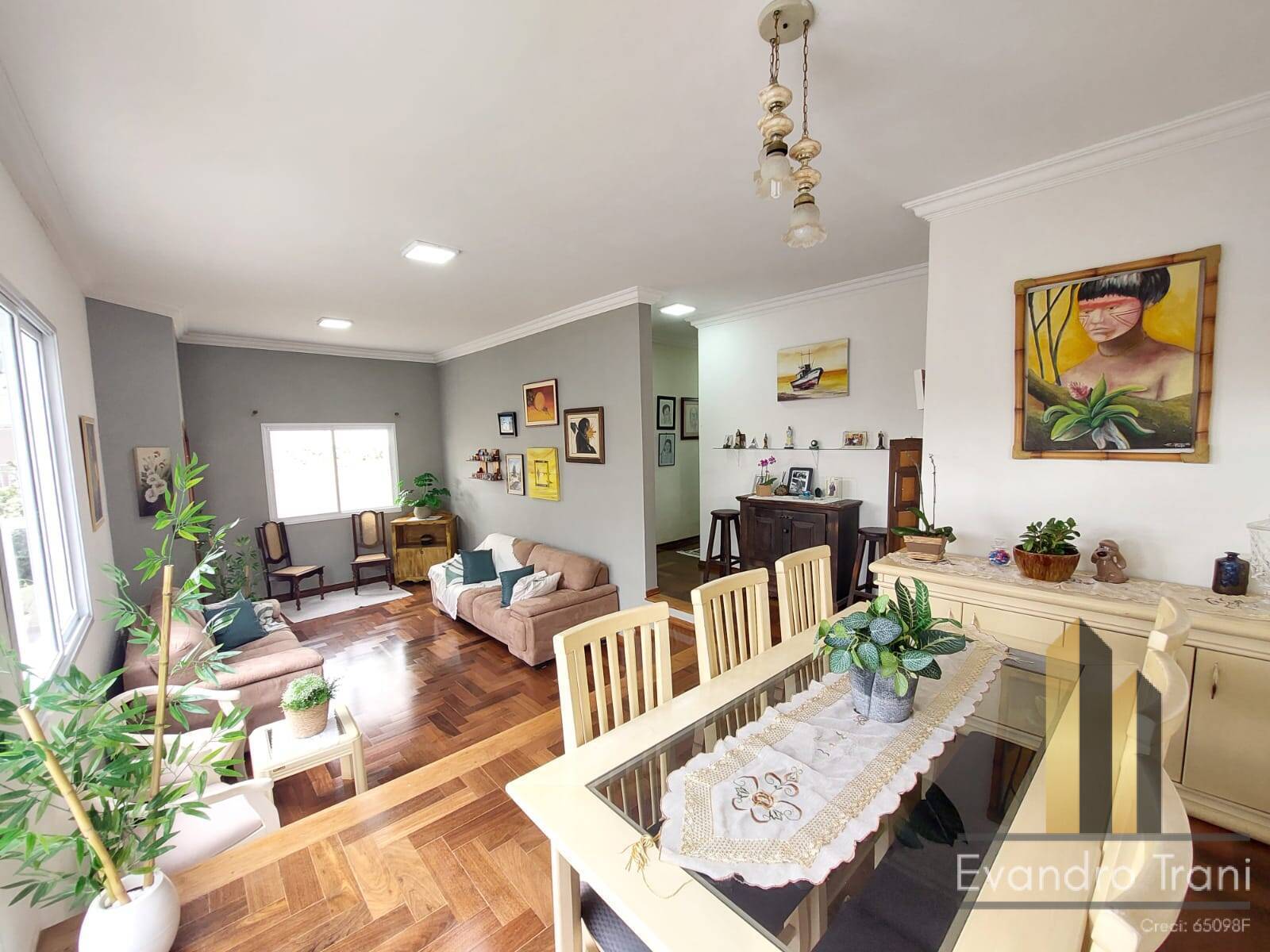 Casa, 4 quartos, 184 m² - Foto 1