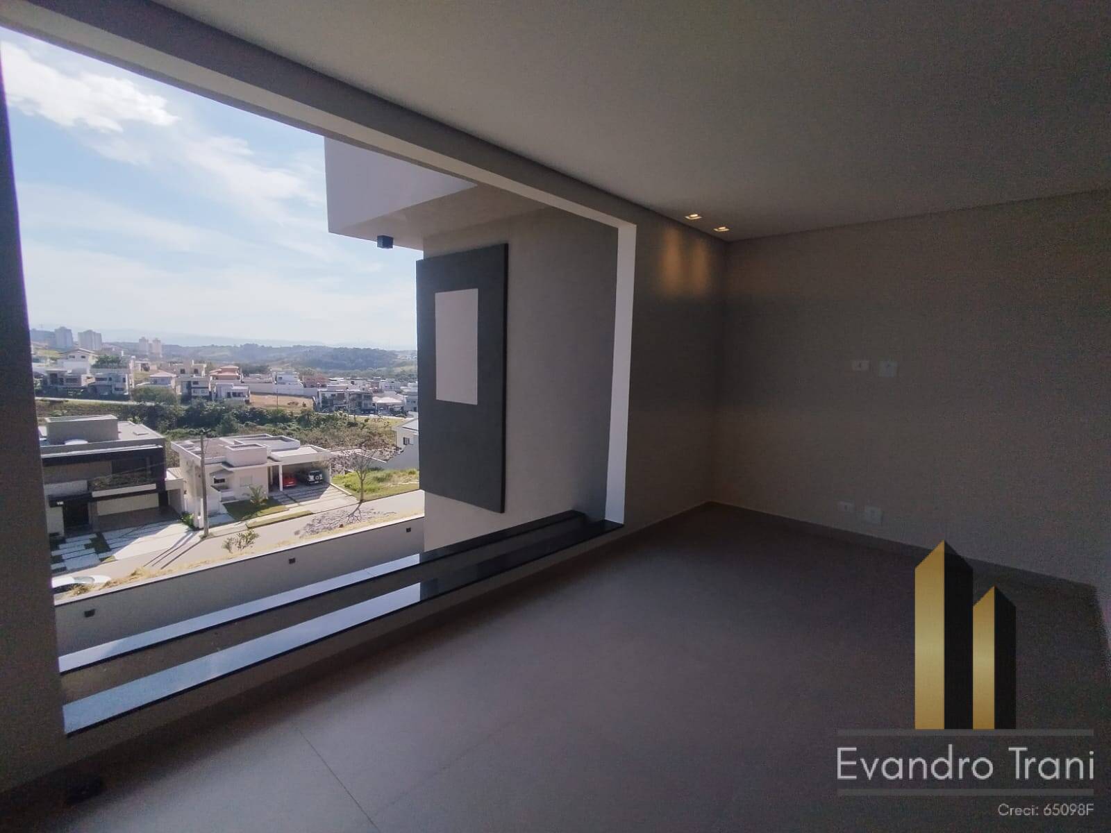 Casa à venda com 3 quartos, 169m² - Foto 3