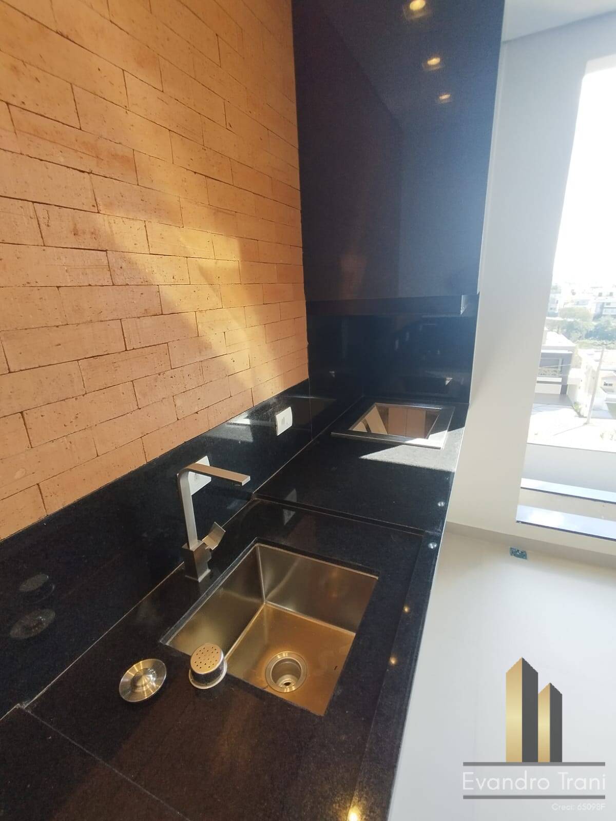 Casa à venda com 3 quartos, 169m² - Foto 4